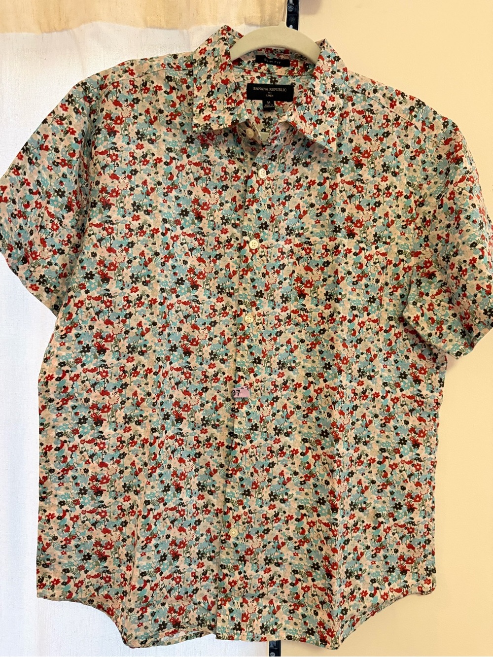 Banana Republic Short-Sleeve Line Floral Button-Up in Red, Blue, White - Size M